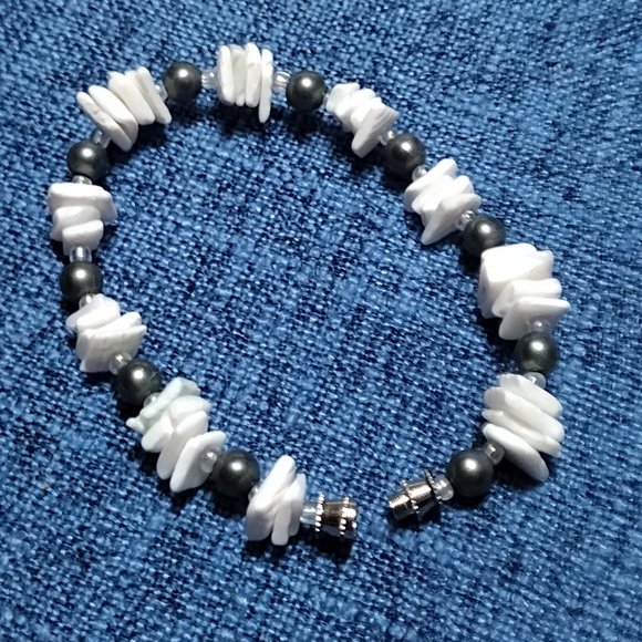 Puka Shell Bracelet - Picture 1 of 4